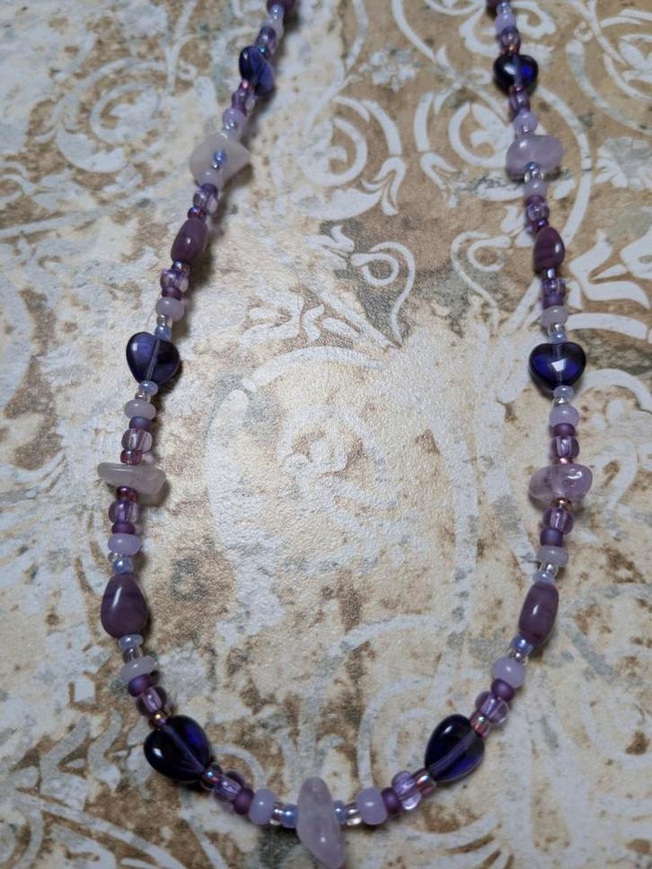 Ketting met echt amethyst en glazen kralen licht paars, Sieraden, Tassen en Uiterlijk, Kettingen, Nieuw, Steen of Mineraal, Paars