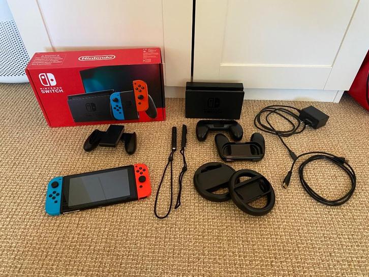 Nintendo switch, Spelcomputers en Games, Spelcomputers | Nintendo Switch, Zo goed als nieuw, Switch Original, Met 2 controllers