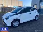 Toyota Aygo 1.0 VVT-i x-fun 5 deurs airco nieuwstaat, Auto's, Voorwielaandrijving, Gebruikt, Euro 6, Start-stop-systeem
