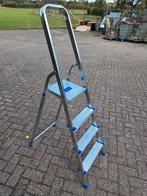 Trapje als nieuw, Doe-het-zelf en Verbouw, Ladders en Trappen, Ophalen, Zo goed als nieuw, Minder dan 2 meter