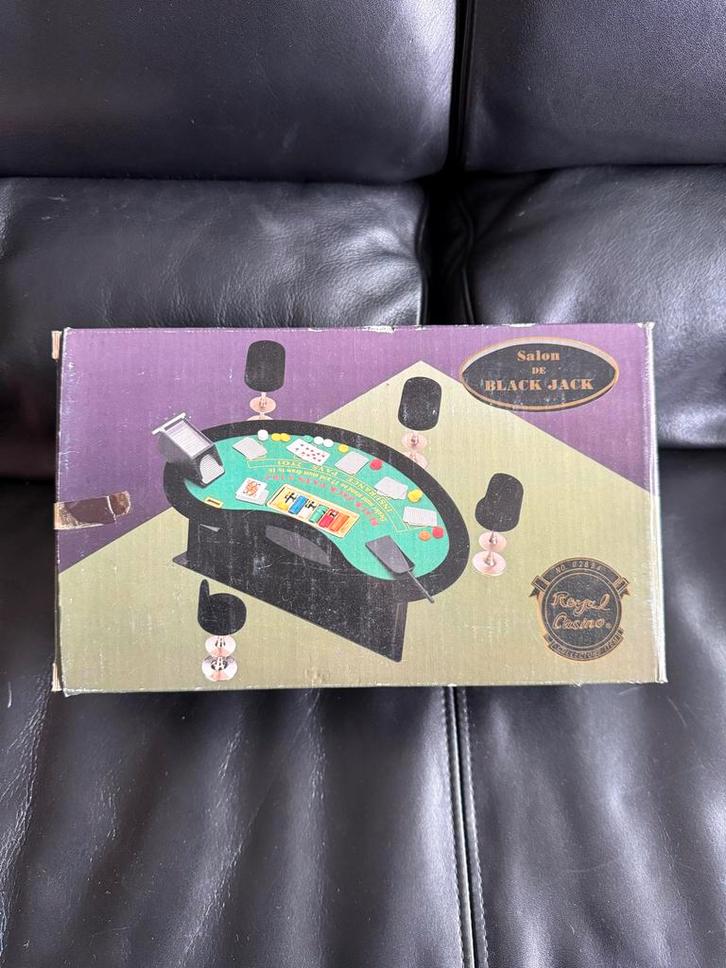 Vintage Black Jack Bordspel Royal Casino, Hobby en Vrije tijd, Gezelschapsspellen | Bordspellen, Gebruikt, Een of twee spelers