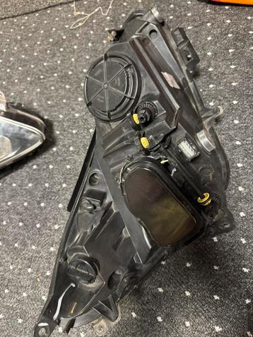 Koplampen opel corsa d 2009 beschikbaar voor biedingen
