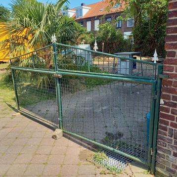 Gegalvaniseerde poort beschikbaar voor biedingen
