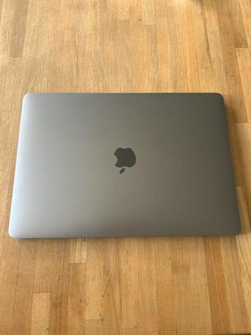 Apple Macbook Pro 13” 2017 beschikbaar voor biedingen