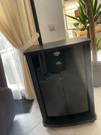 Dressoir kast met glazen deuren op wieltjes, Ophalen, Met plank(en), 50 tot 100 cm, Zo goed als nieuw