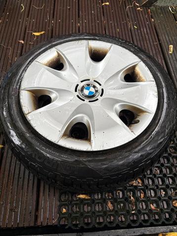 Set 4x winterbanden met goed profiel op velg 195/55 R16 beschikbaar voor biedingen