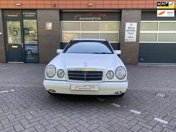 Mercedes-Benz E-klasse 200 benzine automaat concoursstaat vo beschikbaar voor biedingen