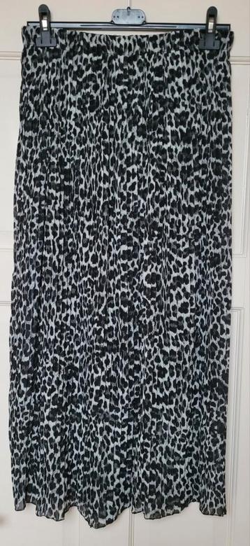 Mooie plissé rok in maat M / L. Mooie print, gevoerd. beschikbaar voor biedingen