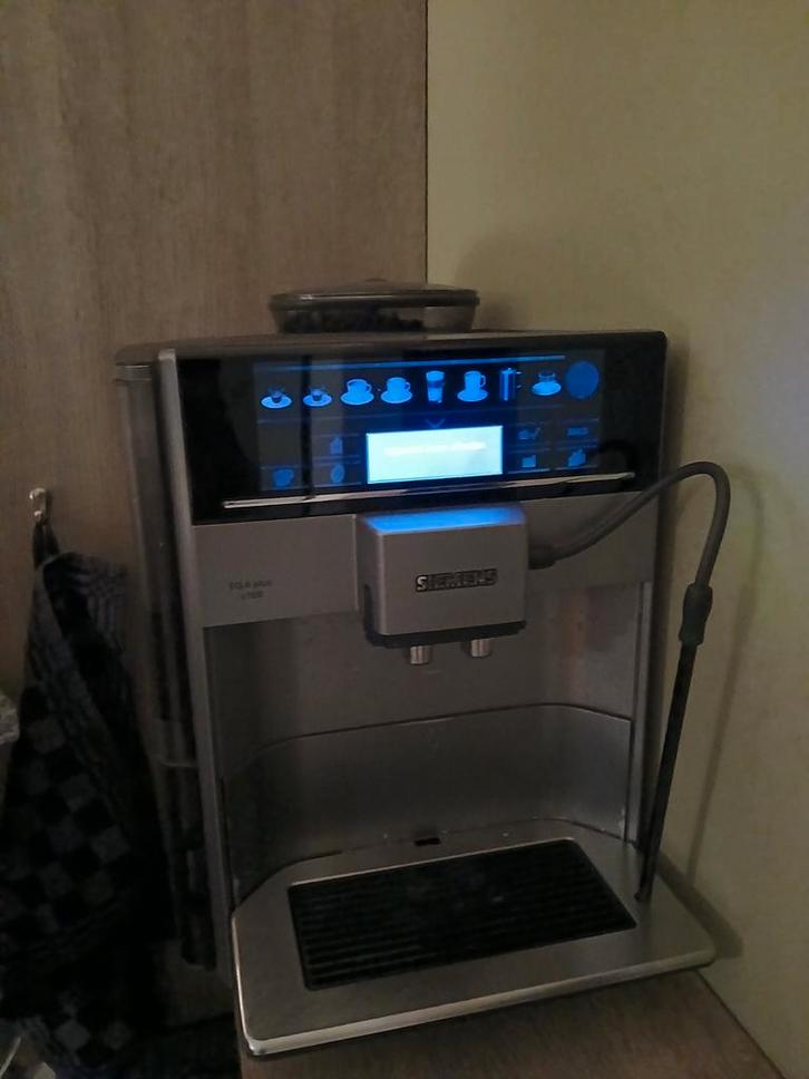 Siemens EQ.6 plus s500 Espressomachine met kleine storting., Witgoed en Apparatuur, Koffiezetapparaten, Gebruikt, Koffiebonen