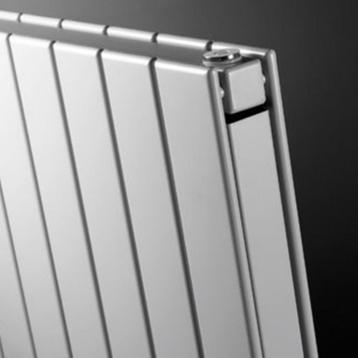 Nieuwe Vasco Viola V1-ZB en V2-ZB verticale radiatoren beschikbaar voor biedingen