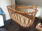 Vintage rotan wieg bedje, Kinderen en Baby's, Kinderkamer | Bedden, Gebruikt, Ophalen of Verzenden, Minder dan 70 cm, Minder dan 140 cm