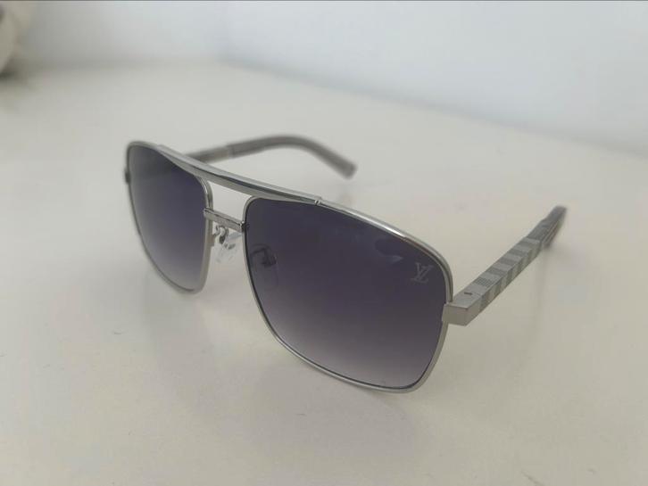 Authentic Louis Vuitton Sunglasses – Model #59016, Sieraden, Tassen en Uiterlijk, Zonnebrillen en Brillen | Heren, Zo goed als nieuw