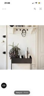 Muuto plantenbak, Wandkapstok, Ophalen of Verzenden, Zo goed als nieuw, Minder dan 100 cm