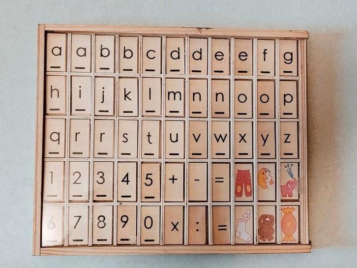 Houten Letterbak met Letters en Cijfers, Kinderen en Baby's, Speelgoed | Educatief en Creatief, Zo goed als nieuw, Knutselen, Taal en Lezen