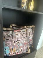 Life is gucci kussens, Ophalen of Verzenden, Zo goed als nieuw