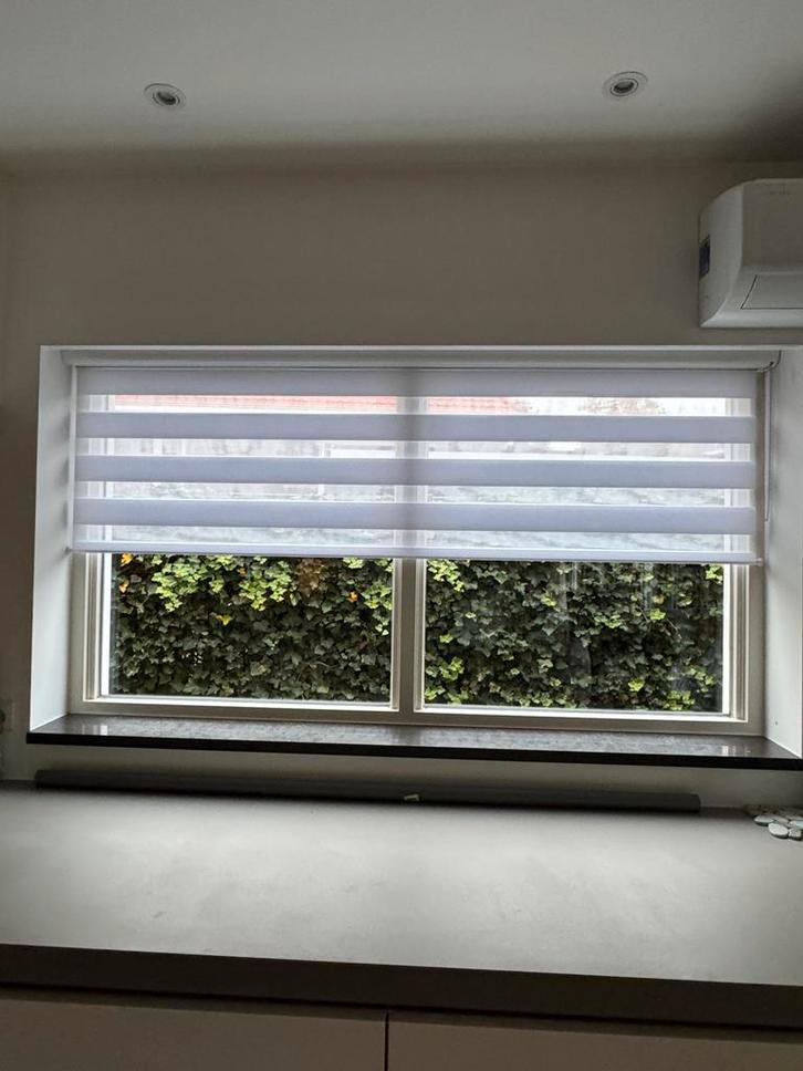 Zonnelux rolgordijn NIEUW wit, raam 198 breed en 110 hoog, Huis en Inrichting, Stoffering | Gordijnen en Lamellen, Zo goed als nieuw