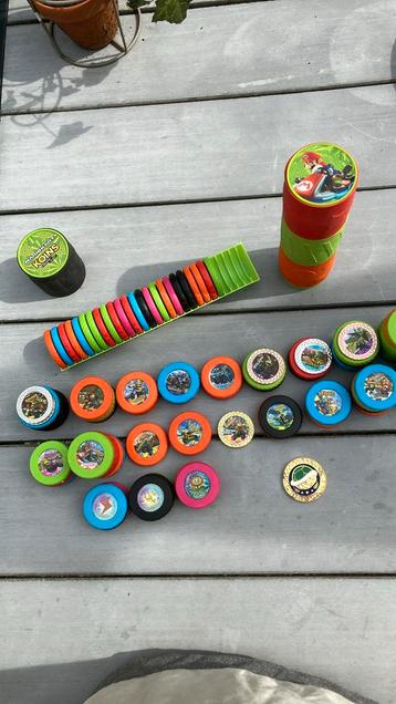 Mario Kart Coins, opbergkoker, extra’s en 1 Shell Cup. beschikbaar voor biedingen