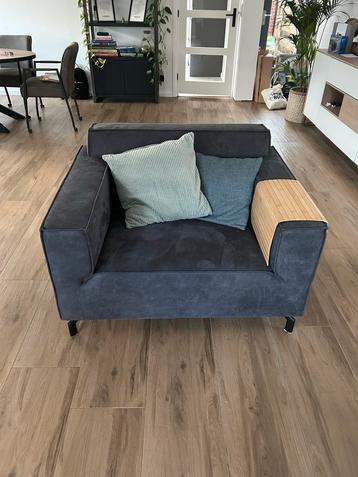 Blauwe suede-lederen loveseat / fauteuil in nette staat