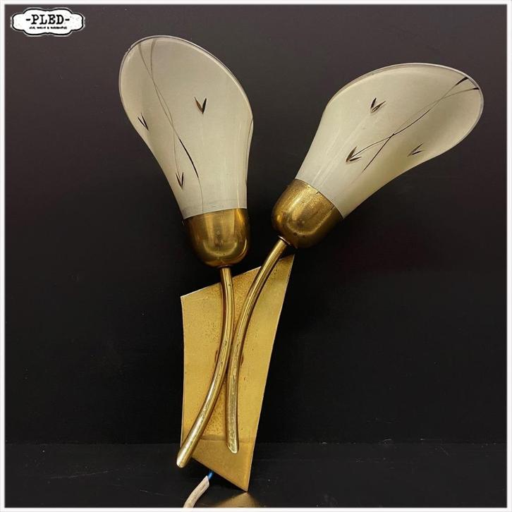 Vintage messing wandlamp met glazen kelkjes, jaren vijftig, Huis en Inrichting, Lampen | Wandlampen, Gebruikt, Glas, Metaal, Ophalen of Verzenden