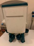 Drinkbak met cups, Dieren en Toebehoren, Pluimvee | Toebehoren, Ophalen of Verzenden, Zo goed als nieuw, Drinken en Voederen