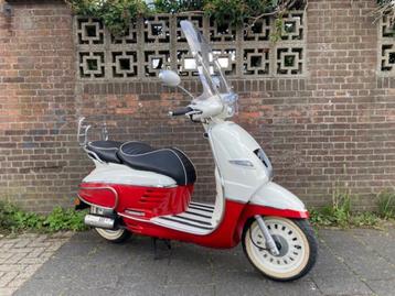 MOOIE STIJLVOLLE PEUGEOT DJANGO SNOR SCOOTER ! BOUWJAAR 2016 beschikbaar voor biedingen