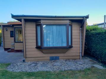 Mooi chalet/tijdelijke woning/zorgwoning te koop beschikbaar voor biedingen