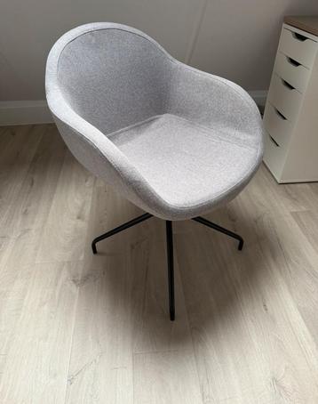 Leuke fijne grijze stoeltjes ( 2stuks) beschikbaar voor biedingen