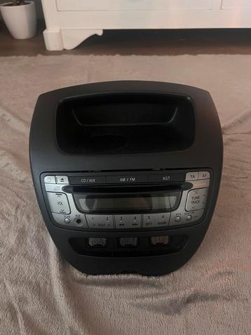 Toyota Aygo Radio Orgineel Peugeot 107 Citroen C1 beschikbaar voor biedingen
