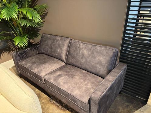 OUTLET - donkergrijze bank (showroommodel) - OP=OP!, Huis en Inrichting, Banken | Bankstellen, Nieuw, Rechte bank, Driepersoons