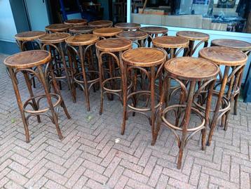 Thonet(look) barkrukken en caféstoelen beschikbaar voor biedingen