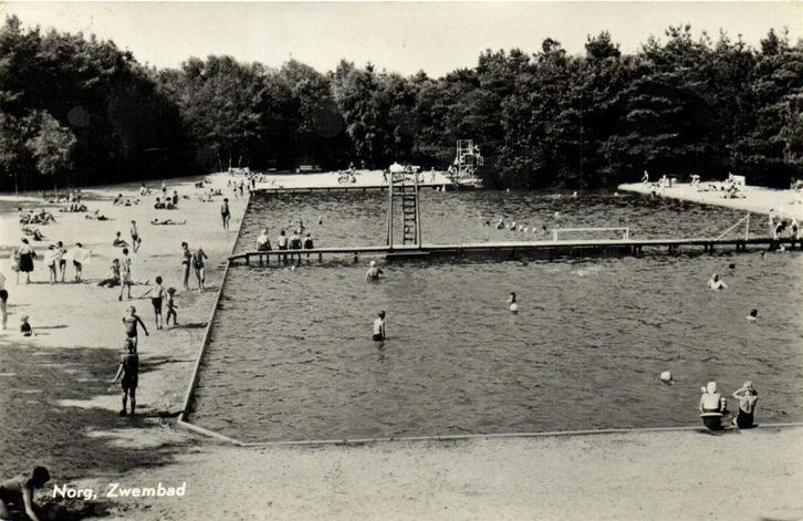 Norg, Zwembad - volk - 1962 gelopen, Verzamelen, Ansichtkaarten | Nederland, Ongelopen, Noord-Brabant, Voor 1920, Ophalen of Verzenden