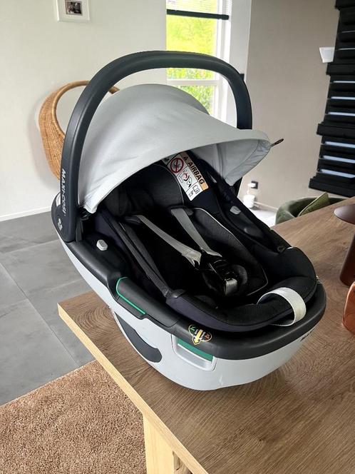 Maxi-Cosi Coral + Familyfix3 onderstel, Kinderen en Baby's, Autostoeltjes, Zo goed als nieuw, Maxi-Cosi, 0 t/m 13 kg, Autogordel of Isofix