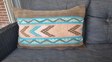 Marokkaans kussen, berber vintage kussens beschikbaar voor biedingen