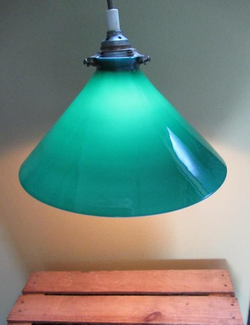 Mooie groene opaline hanglamp, Huis en Inrichting, Lampen | Hanglampen, Zo goed als nieuw, Minder dan 50 cm, Glas, Metaal, Ophalen of Verzenden