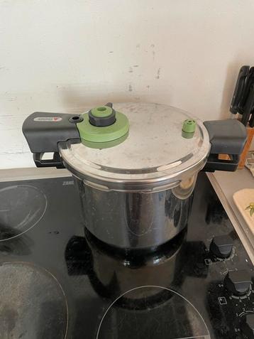 Snelkookpan Seb (6L) beschikbaar voor biedingen