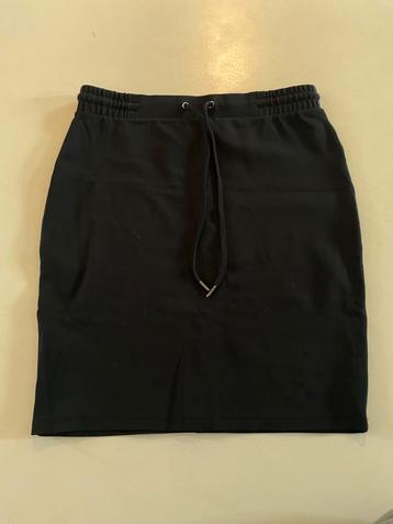 Rok maat L / 40 / 12 beschikbaar voor biedingen