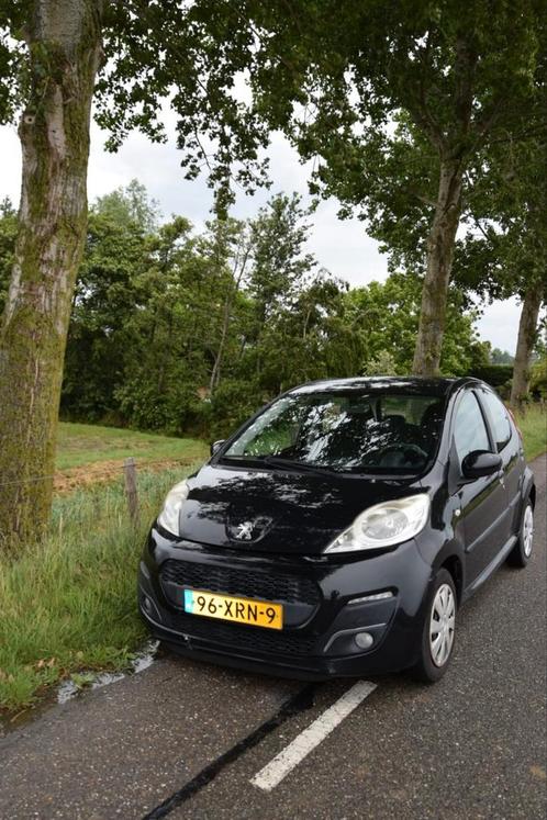 Peugeot 107 2012 Zwart facelift model en airco, Auto's, Peugeot, Particulier, Benzine, A, Hatchback, Handgeschakeld, Origineel Nederlands