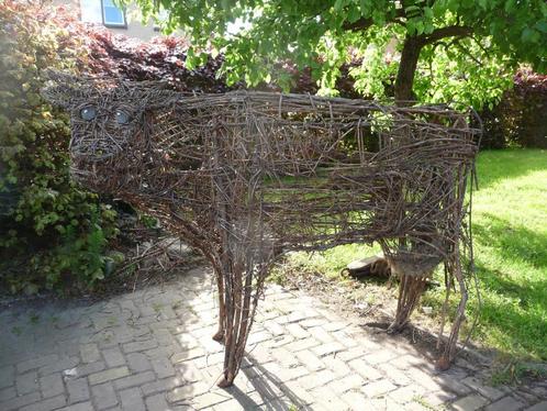 KOE gelast v/betonijzer bekleed met wilgentenen KUNSTPROJECT, Tuin en Terras, Tuinbeelden, Gebruikt, Metaal, Ophalen