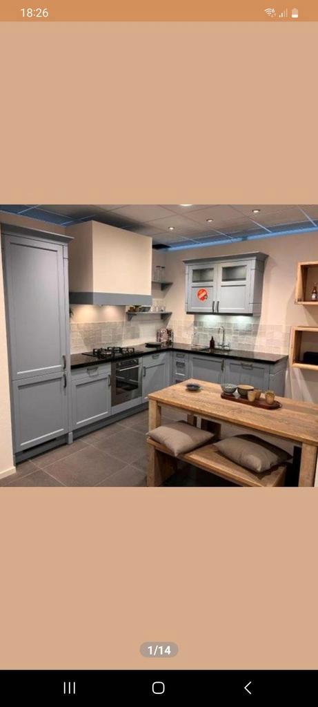 Nieuwe keuken Hacker kersenhout babyblauw zw granieten blad, Huis en Inrichting, Keuken | Complete keukens, Nieuw, Hoekkeuken