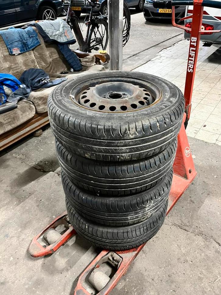 Zgan set michelin banden 195 65 R15 6MM, Auto-onderdelen, Banden en Velgen, Banden en Velgen, Winterbanden, 19 inch, 195 mm, Bestelwagen