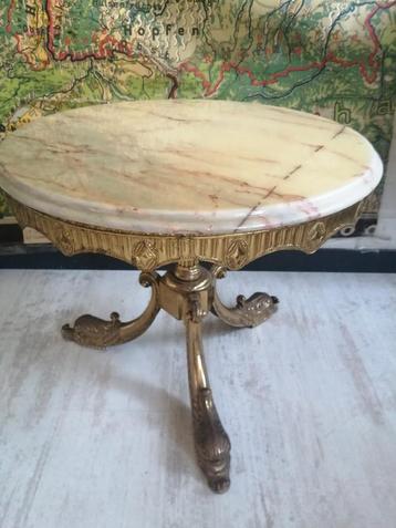 ANTIEKE MARMEREN SALONTAFEL VUURVERGULD ONDERSTEL ZWAAR!!!!
 beschikbaar voor biedingen