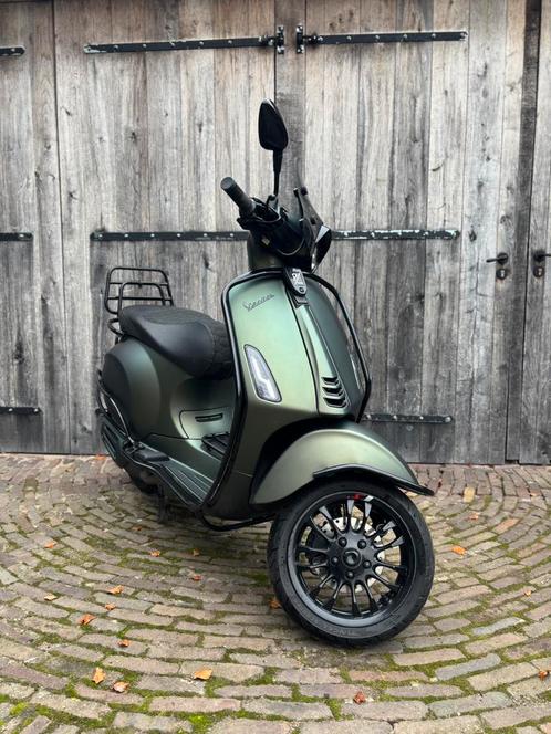 Custom Vespa sprint E5 2022, Fietsen en Brommers, Scooters | Vespa, Zo goed als nieuw, Vespa S, Maximaal 45 km/u, Benzine, Ophalen