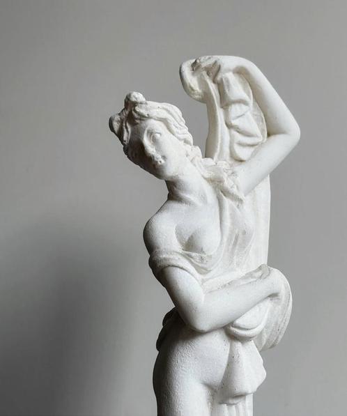 Italiaans beedje venus, Antiek en Kunst, Kunst | Beelden en Houtsnijwerken, Ophalen of Verzenden