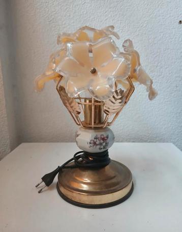 Antieke Hollywood Regency Bloemenlamp beschikbaar voor biedingen