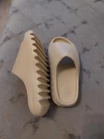 Yeezy slides, Kleding | Dames, Schoenen, Slippers, Adidas, Beige, Ophalen of Verzenden