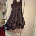 Feestelijke 60s jurk met laagjes, Kleding | Dames, Jurken, Maat 38/40 (M), Bruin, Ophalen of Verzenden, Knielengte