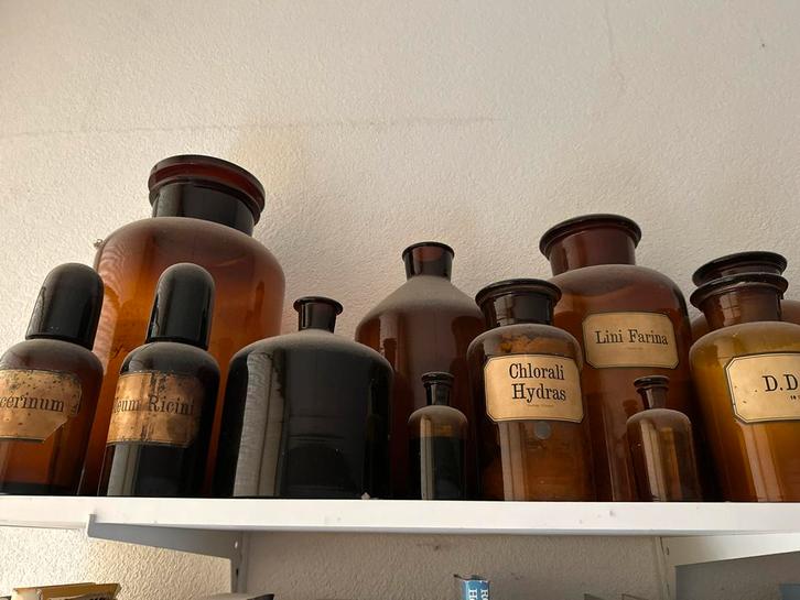 Antieke Apothekerspotten Collectie (37 stuks), Antiek en Kunst, Antiek | Woonaccessoires, Ophalen