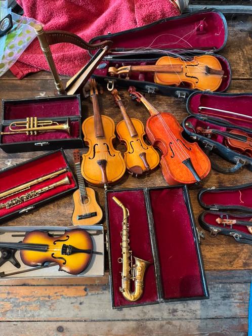 Grote set zeer realistische mini muziek instrumenten, Antiek en Kunst, Curiosa en Brocante, Ophalen of Verzenden