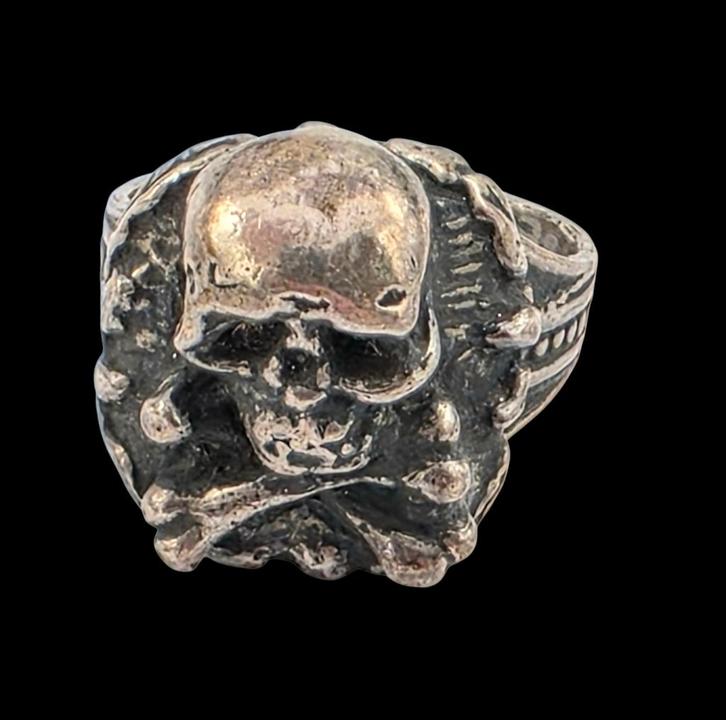 Bodemvondst 18e eeuwse Zilver Doodskop Ring, Antiek en Kunst, Antiek | Goud en Zilver, Zilver, Verzenden