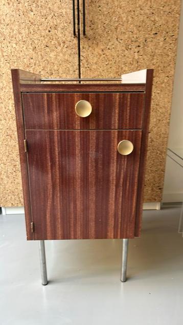 Kastje vintage  beschikbaar voor biedingen